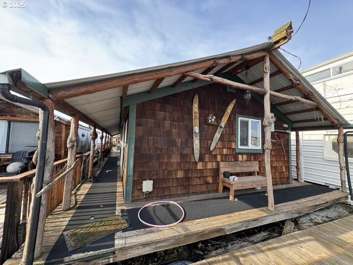 Property Photo: 2901 NE Marine Dr. A19 OR 97211