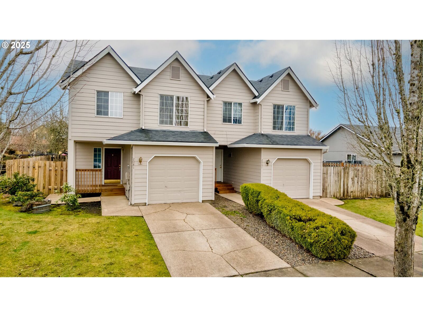 Property Photo: 2081 SW Fellows St OR 97128