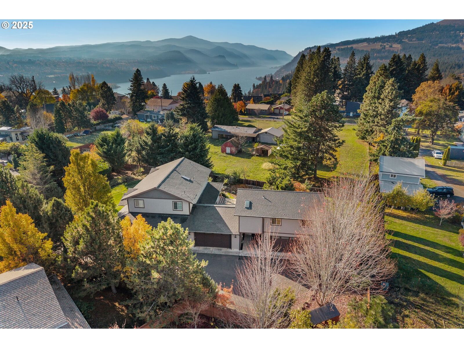 Property Photo:  821 Panorama Ct  WA 98672 