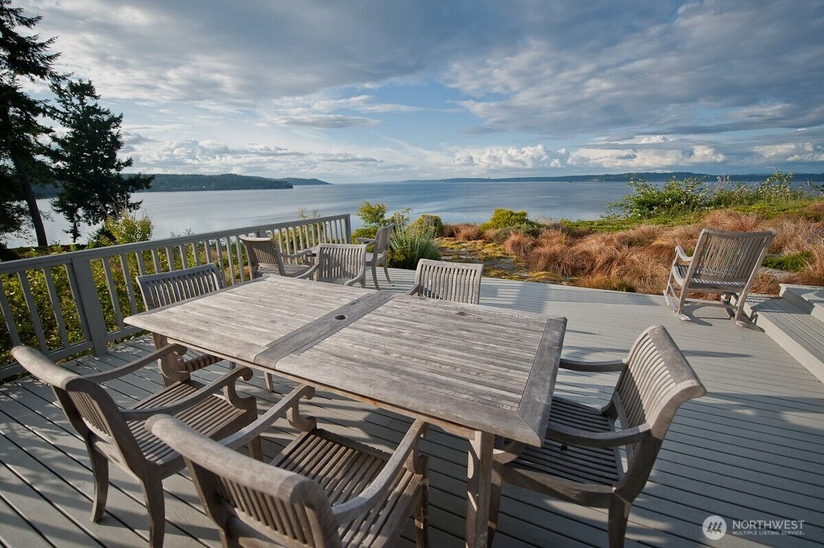 Property Photo:  7100 SW Maury Park Road  WA 98070 