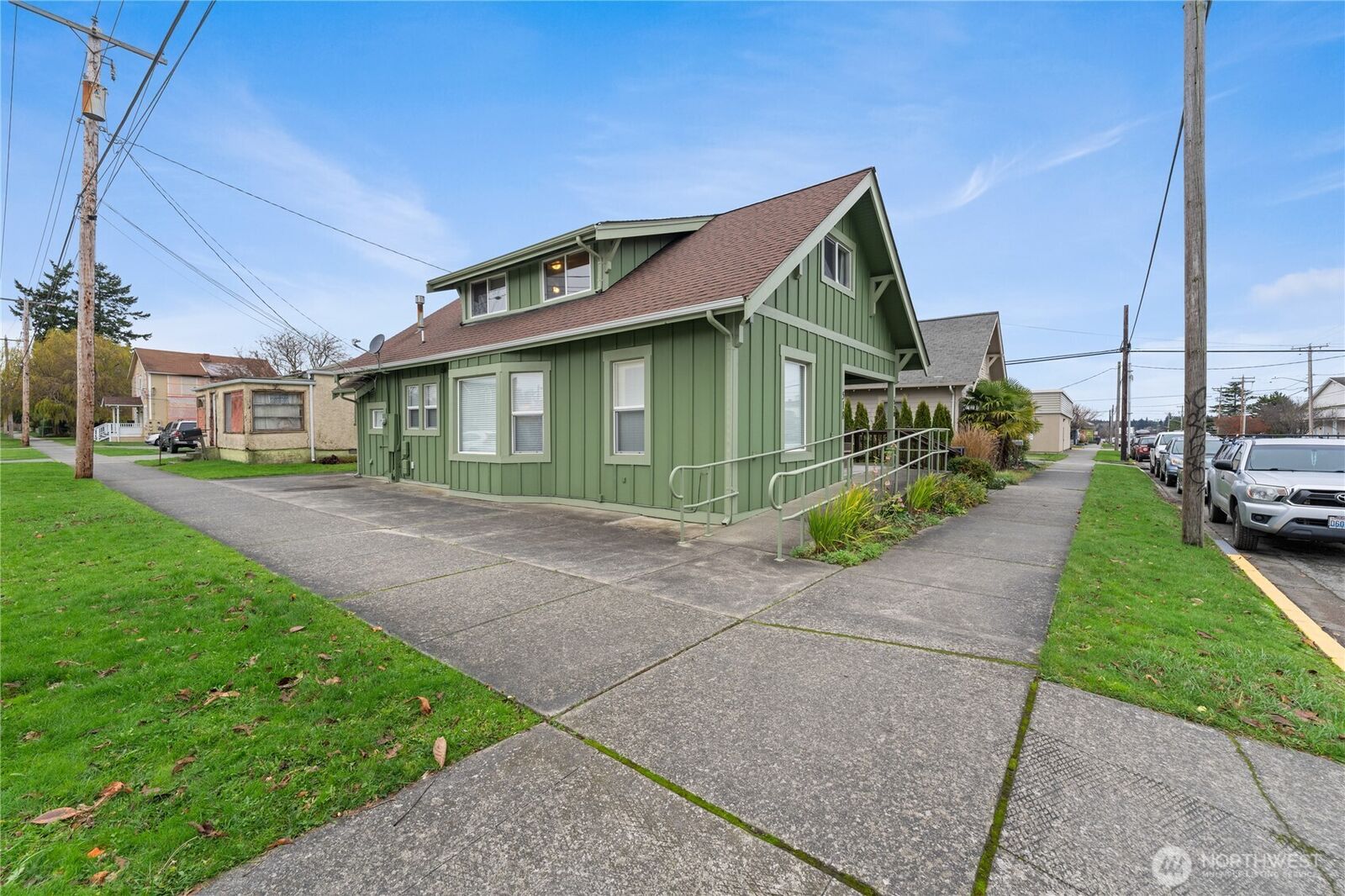 Property Photo:  520  O Avenue  WA 98221 