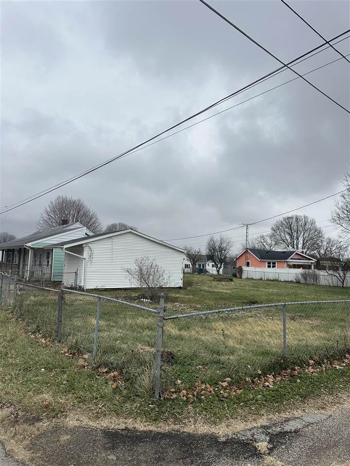 Property Photo:  1101 W 12th Street  IN 47331 