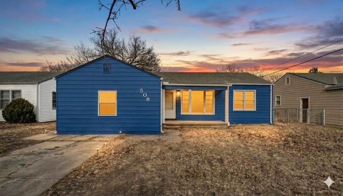 Property Photo:  508 W Carlyle St  KS 67217 