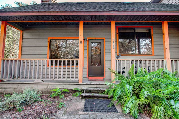 Property Photo:  697 Frances Ave  FL 32086 