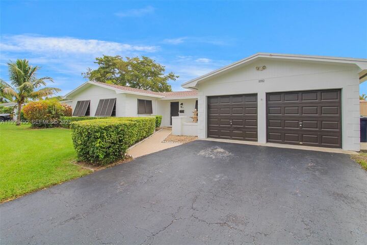 Property Photo: 10962 SW 117th St N/A FL 33176