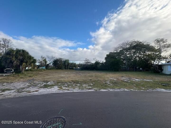Property Photo: 408 N Kentucky Avenue FL 32922