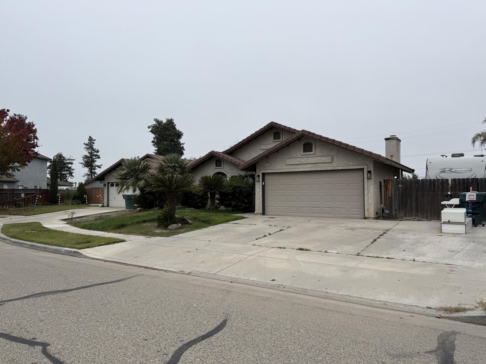 Property Photo:  1720 E Henshaw Avenue  CA 93274 