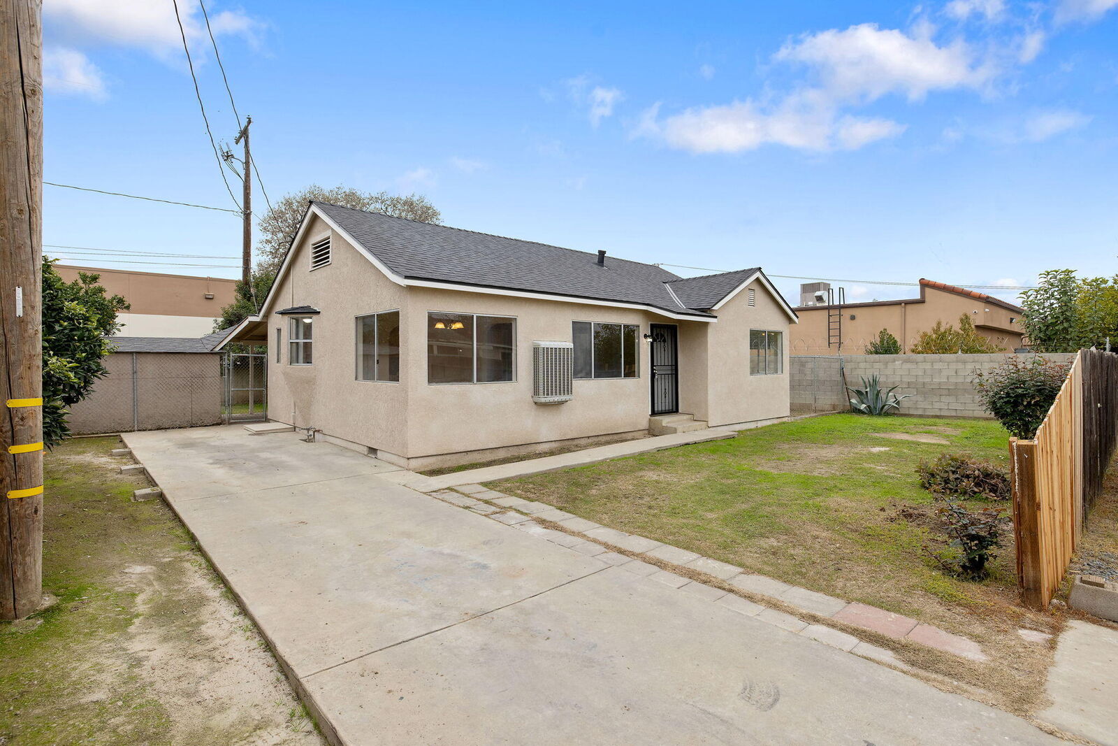 Property Photo: 125 N Hicks Street B CA 93291