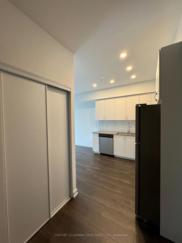 Property Photo:  56 Lakeside Terrace 1210  ON L4M 7B9 