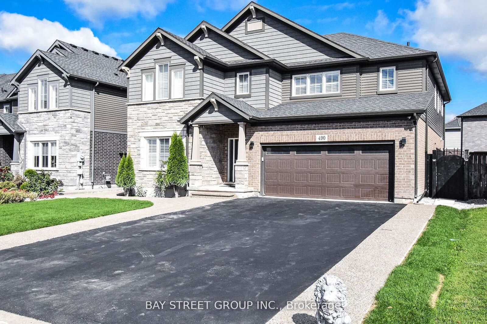 Property Photo: 490 Silverwood Avenue ON L3C 0C6