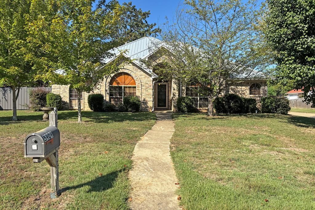 Property Photo:  5909 Forest Bend  AR 71854 
