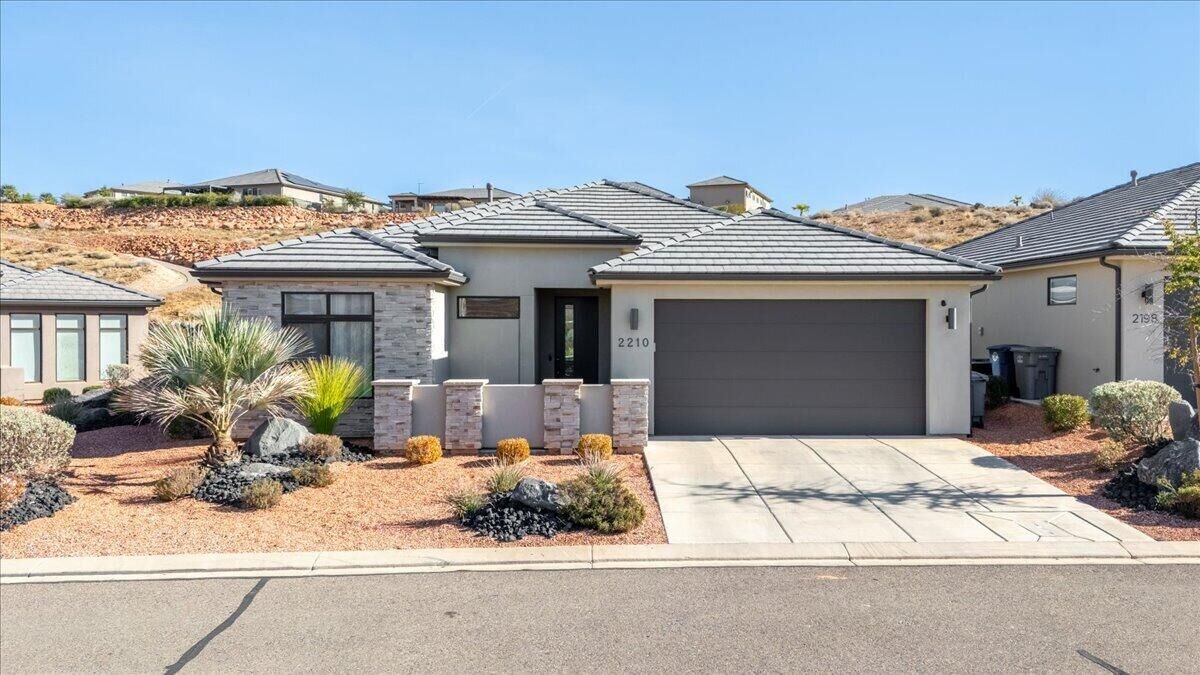 Property Photo:  2210 N Montagna St  UT 84780 