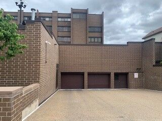 Property Photo: 1000 Grandview Avenue 401 PA 15211