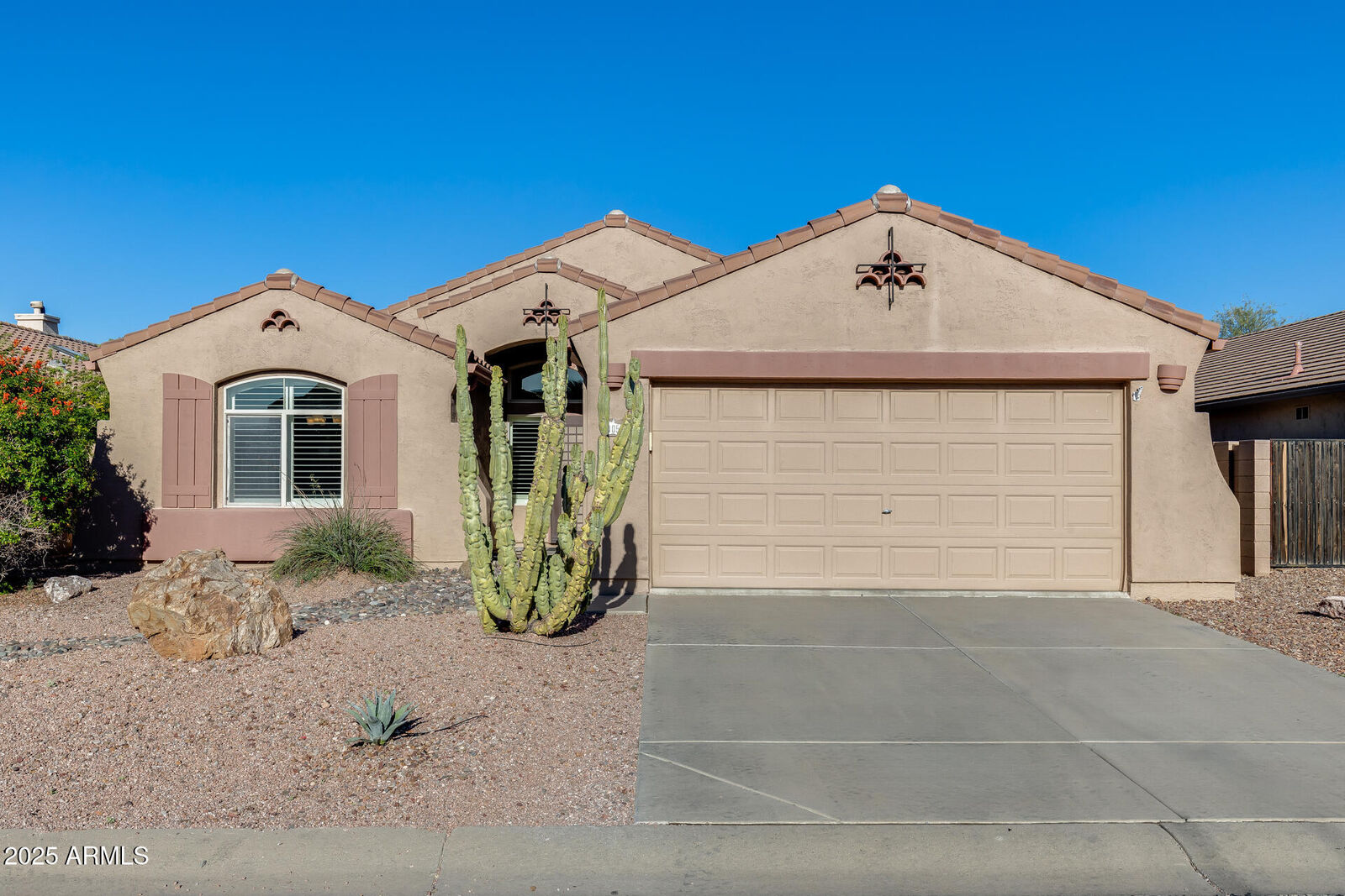 Property Photo: 10588 E Dutchmans Trail AZ 85118