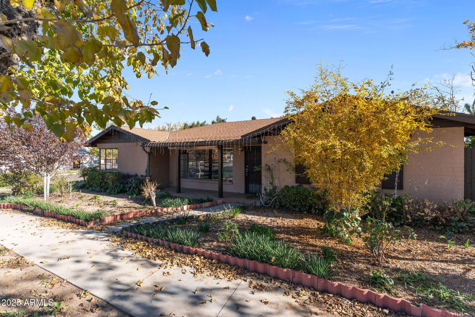 Property Photo:  111 W Yavapai Street  AZ 85390 