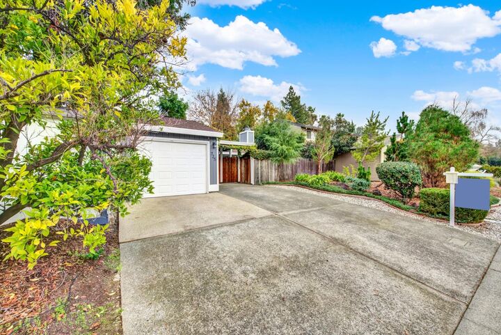 Property Photo:  725 Pamplona Avenue  CA 95616 