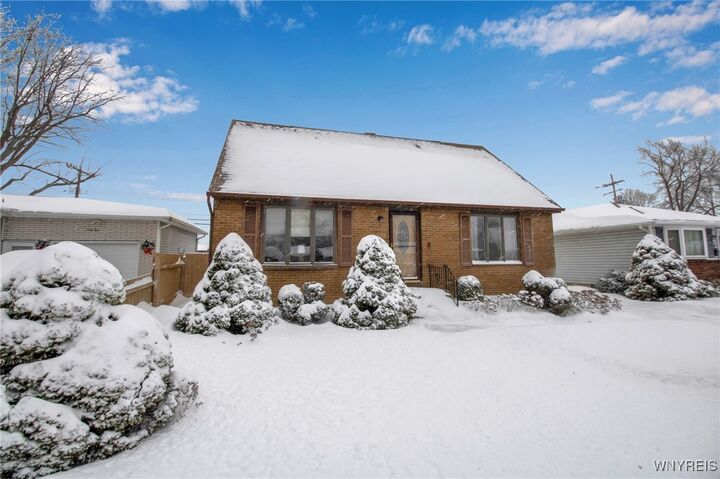 Property Photo:  41 Dartwood Drive  NY 14227 