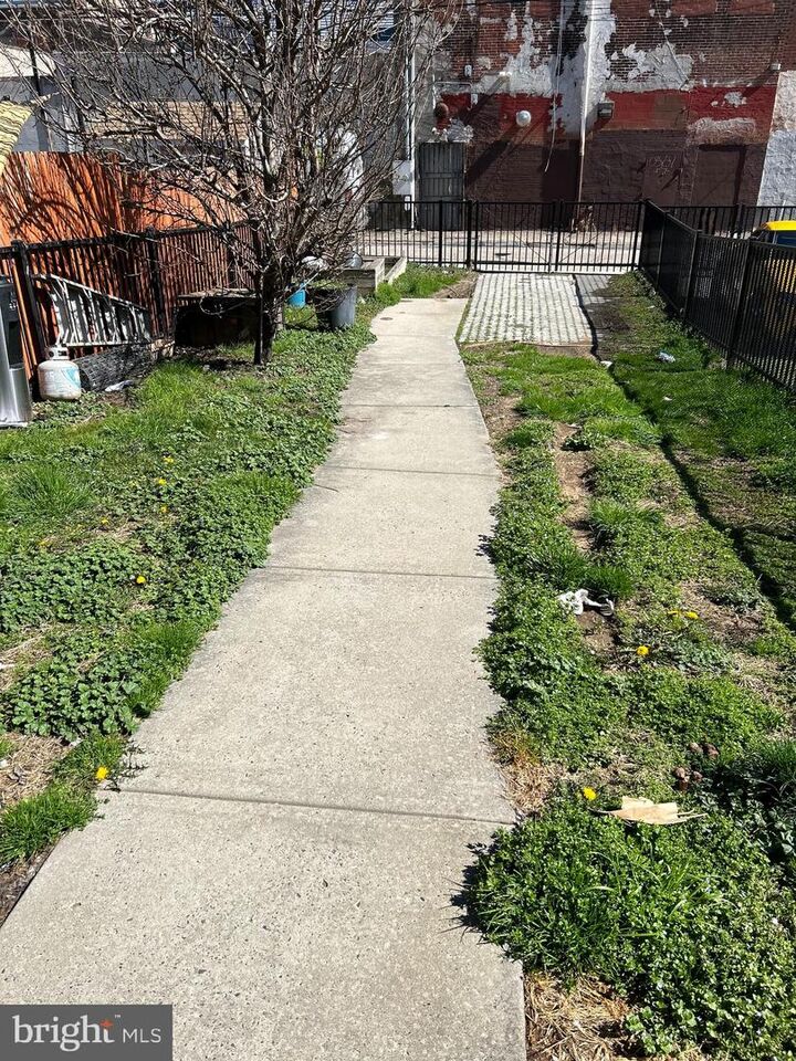 Property Photo:  2319 N Howard Street  PA 19133 