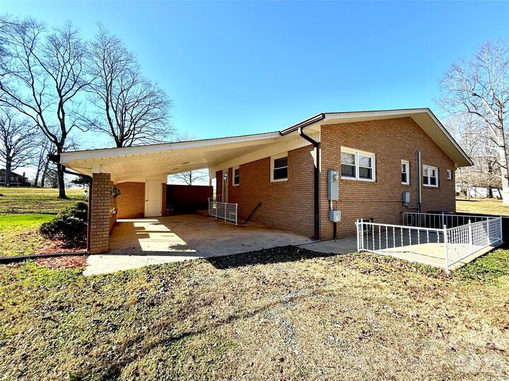 Property Photo:  4110 Wilkesboro Highway  NC 28625 