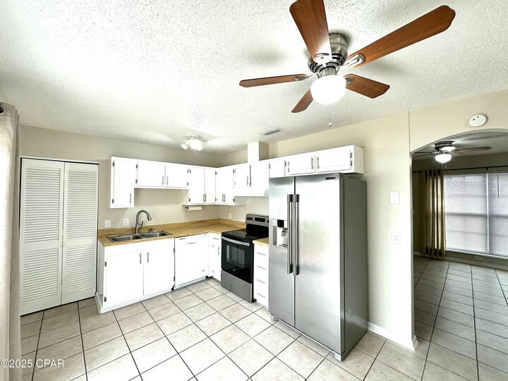 Property Photo: 215 San Pablo Street FL 32413