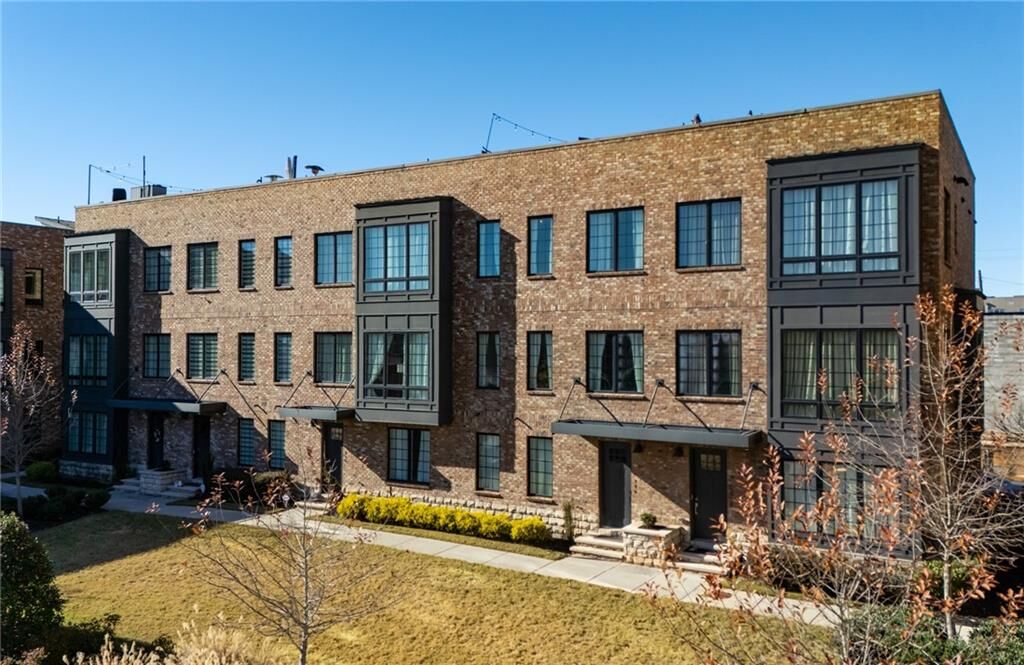 Property Photo:  256 Castleberry Station Drive  GA 30313 