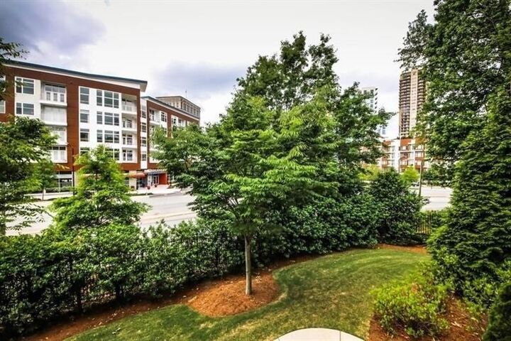 Property Photo:  1004 E Paces Chase NE  GA 30326 