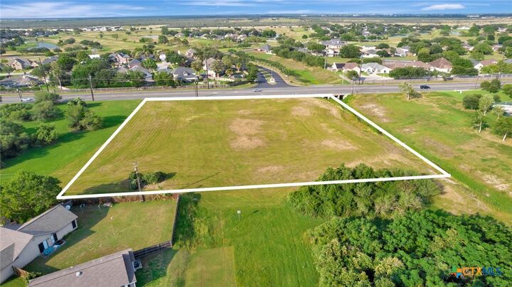 Property Photo:  801 N John Stockbauer Drive  TX 77904 