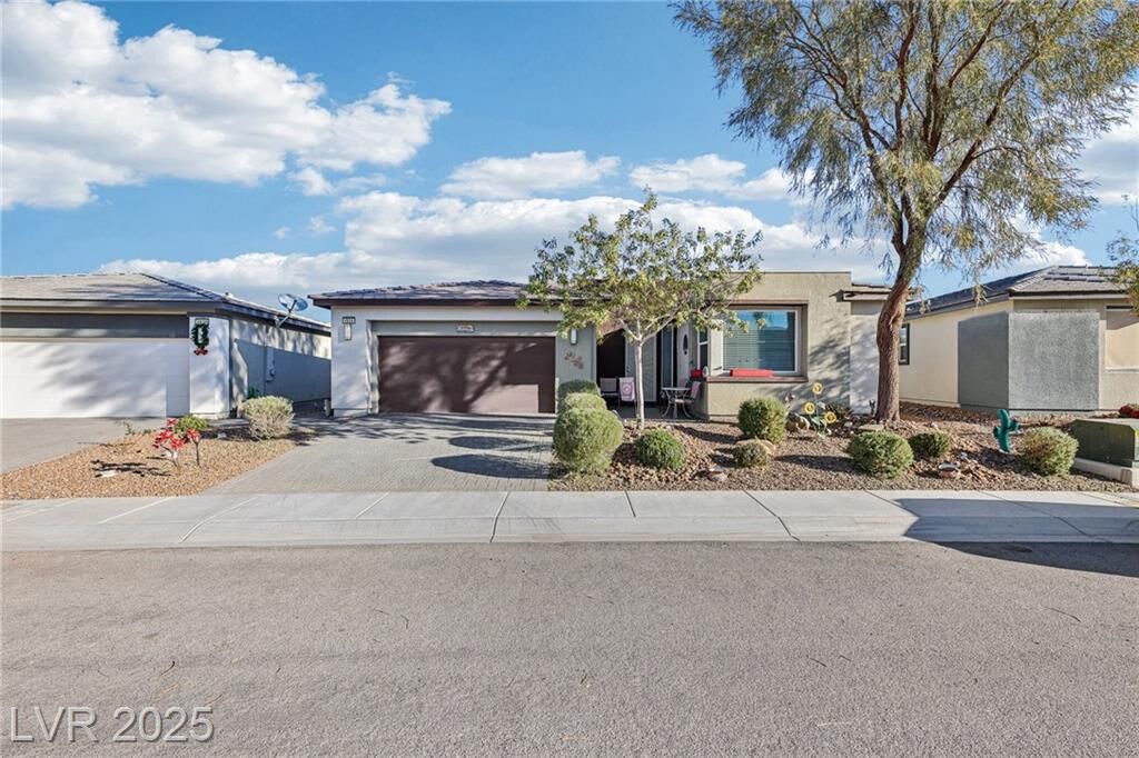 Property Photo:  4914 East Beacon Ridge Drive  NV 89061 