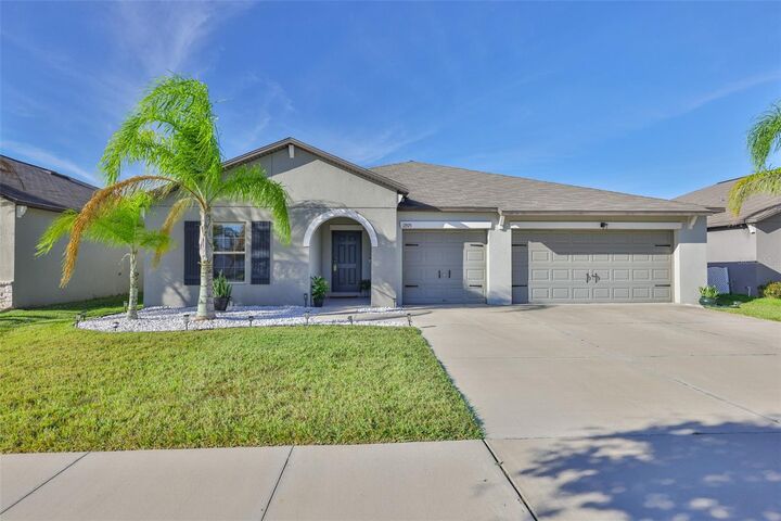 Property Photo: 13575 Willow Bluestar Loop FL 33579