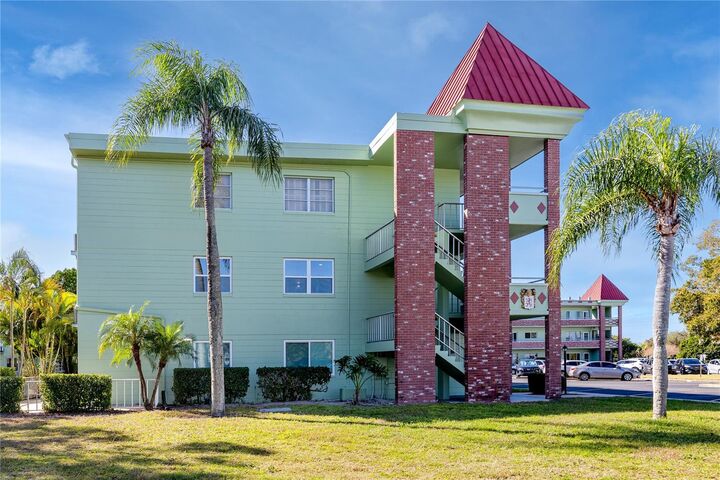 Property Photo: 2359 Finlandia Lane 27 FL 33763