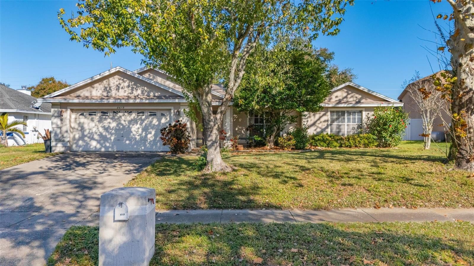 Property Photo:  8619 White Rose Drive  FL 32818 