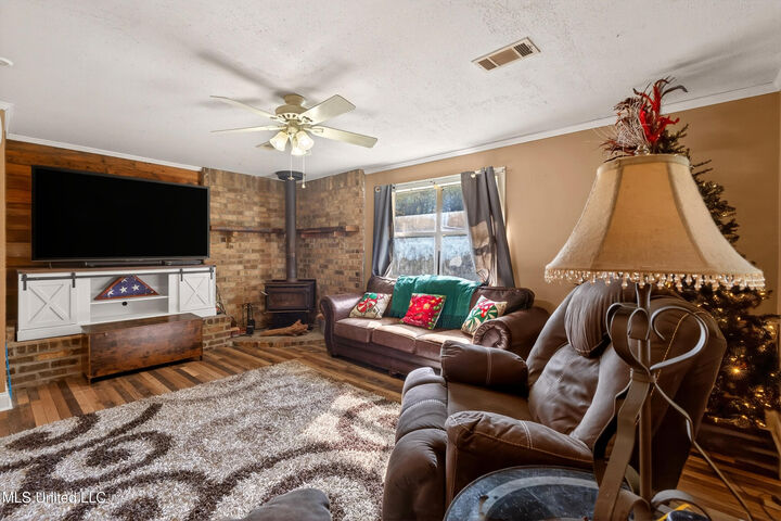 Property Photo:  21 Richard Johnson Road  MS 39426 