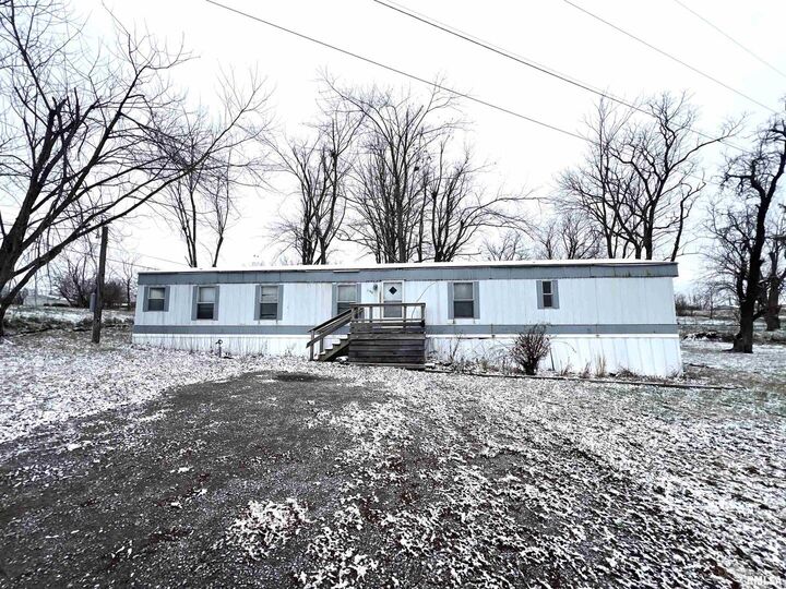 Property Photo:  112 N Old Marion Road  IL 62939 