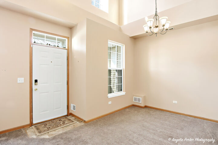 Property Photo:  327 S Litchfield Drive 327  IL 60073 