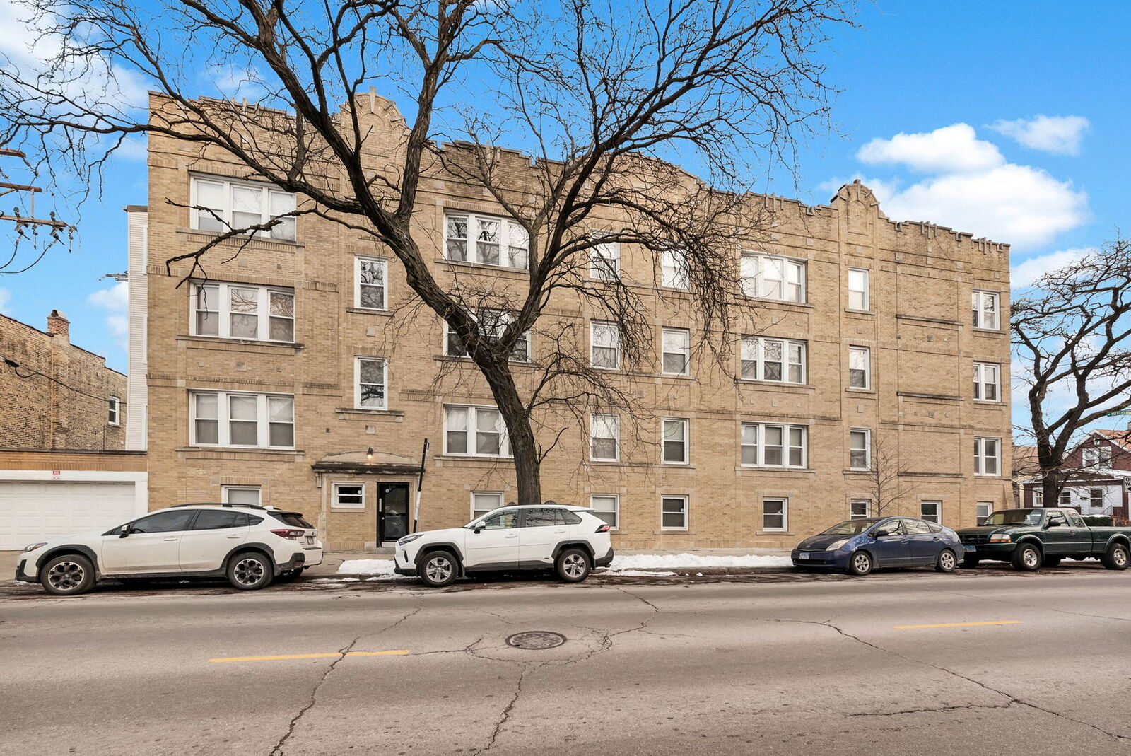 Property Photo:  4241 N Kimball Avenue 2  IL 60618 