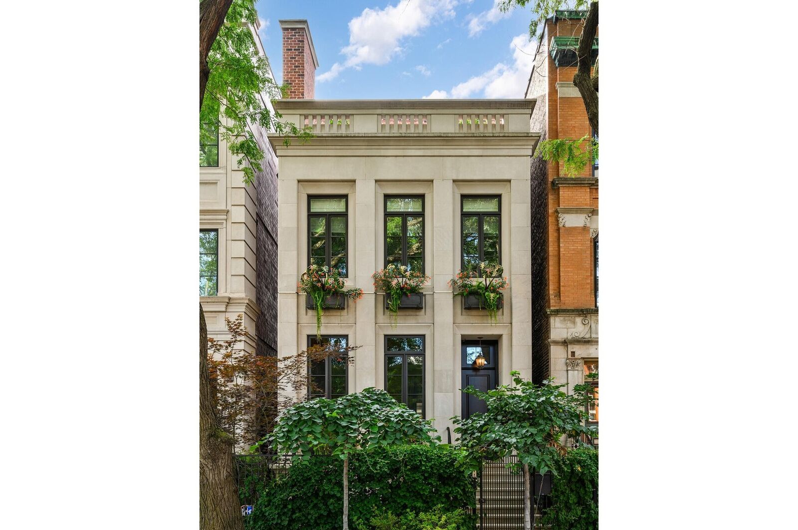 Property Photo:  1720 N Mohawk Street  IL 60614 