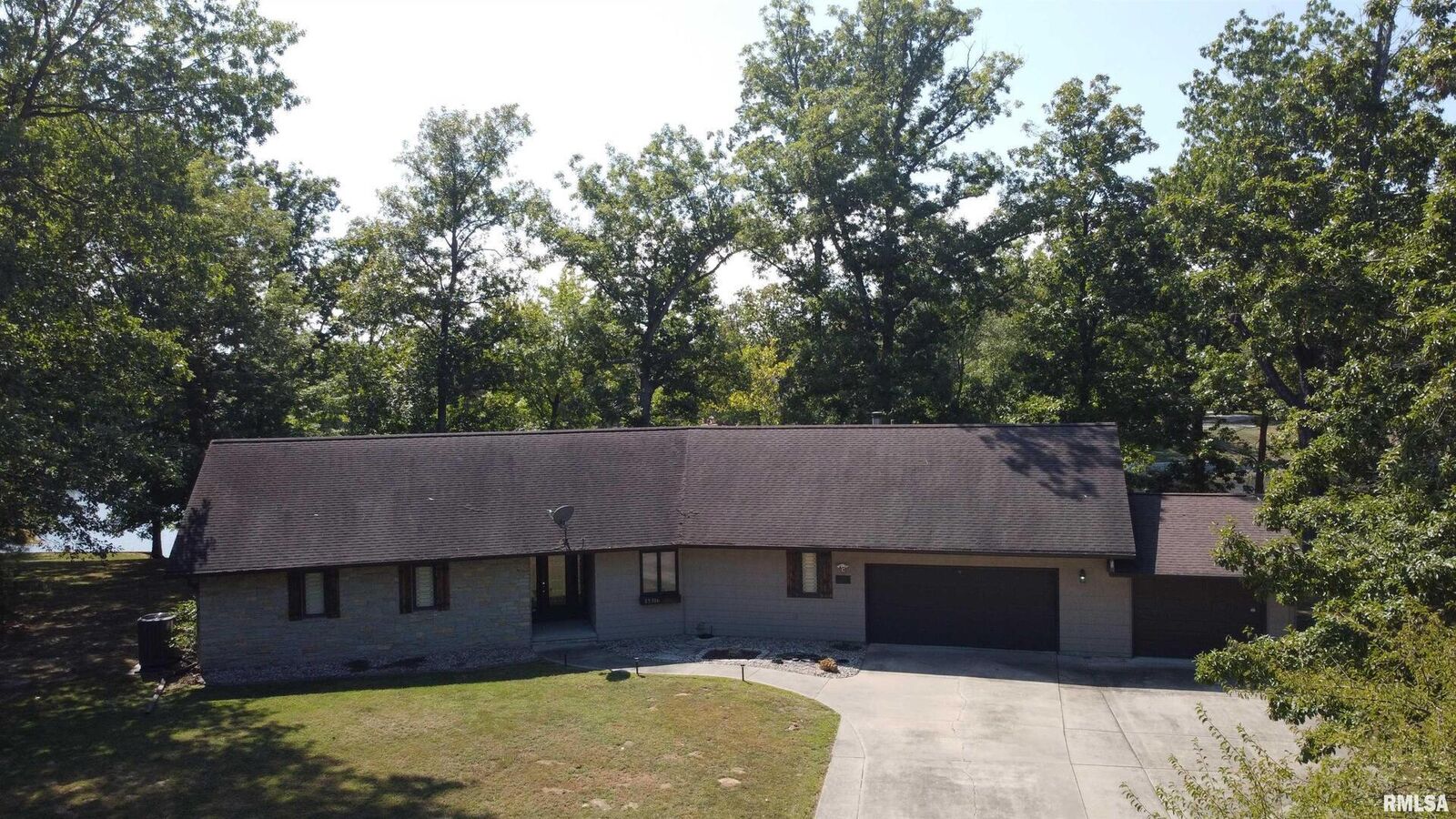 Property Photo:  15316 Lake Point Dr Drive  IL 62812 
