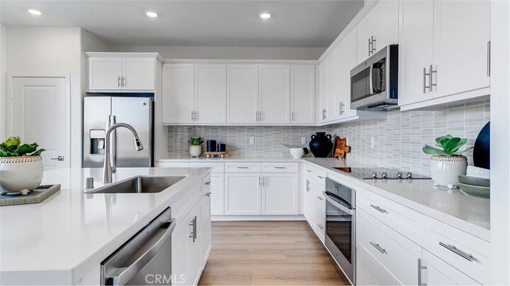 Property Photo:  2670 Birdsong Privado Avenue  CA 91761 