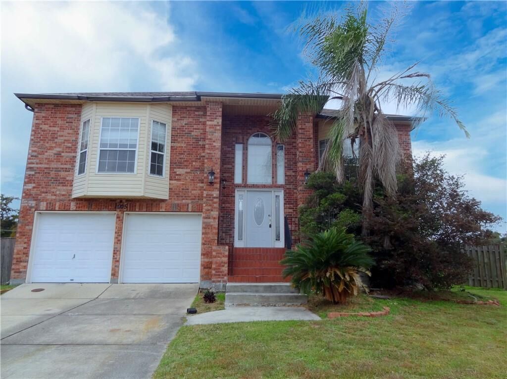 Property Photo:  1005 N Townshend Street  LA 70056 