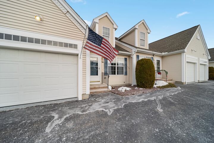 Property Photo:  74 Pleasant Street  NH 03087 