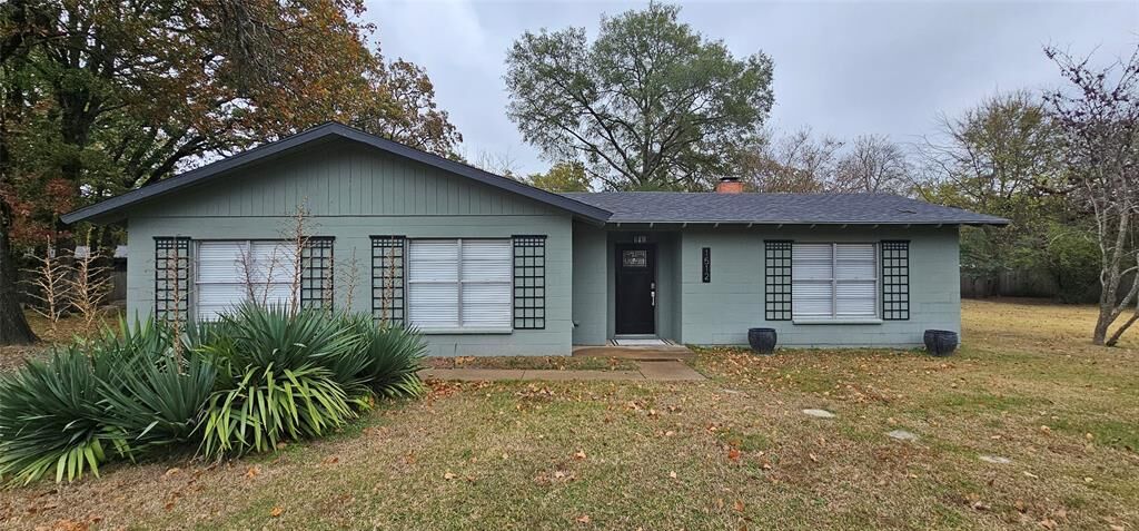 Property Photo:  1512 Tawakoni Drive  TX 75474 