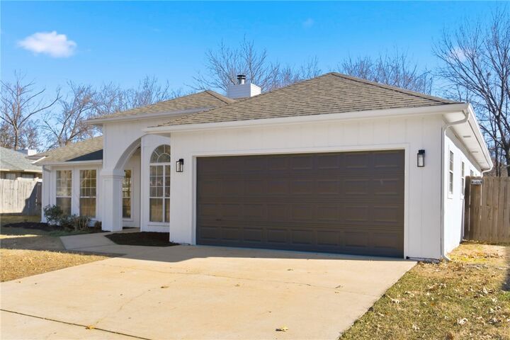 Property Photo: 3050 N Pyrite Drive AR 72704