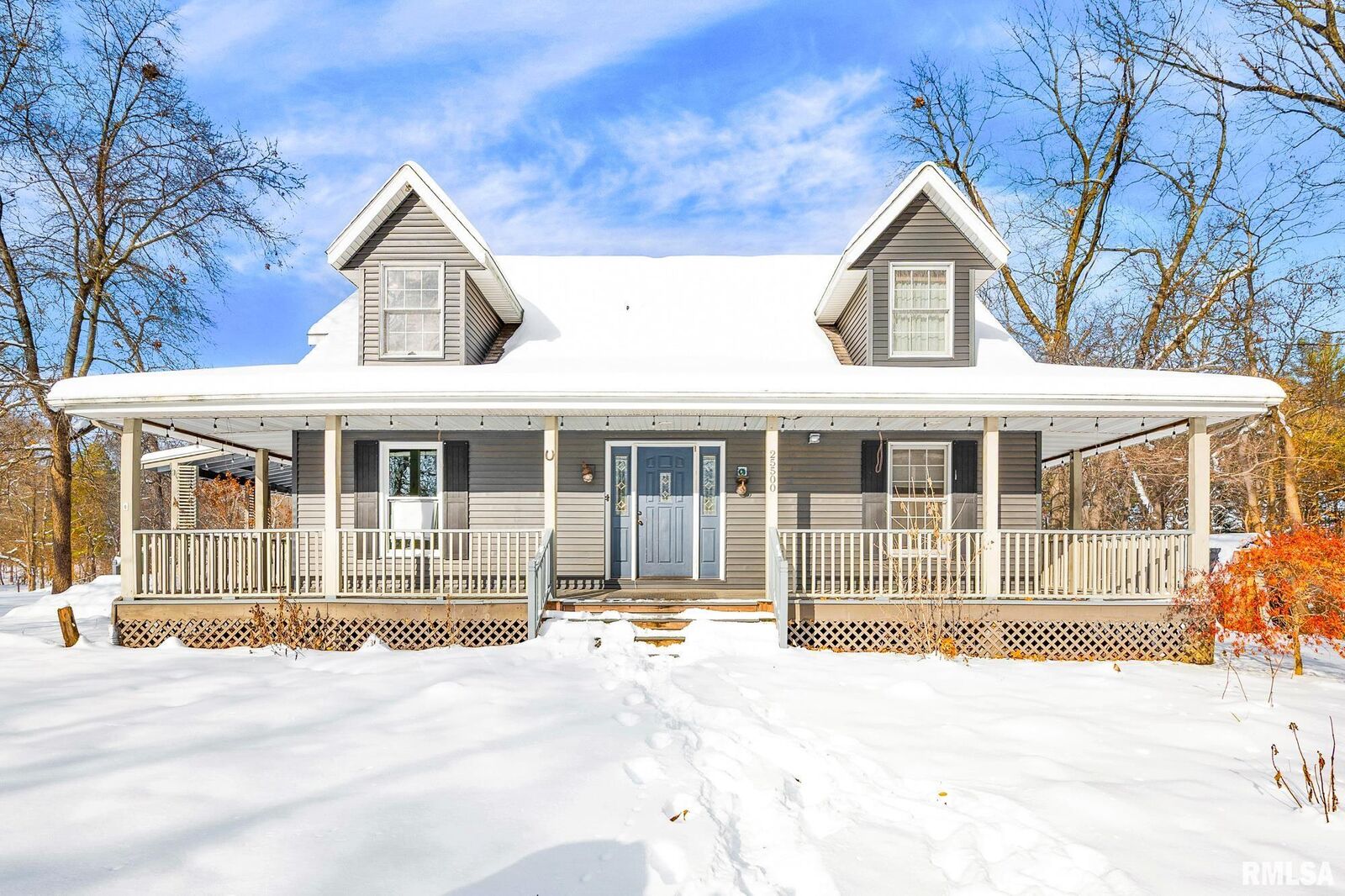 Property Photo: 25500 E County Road 2560 N IL 61546