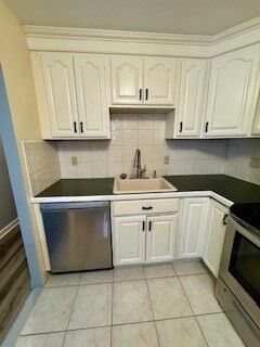 Property Photo:  5 Colonial Dr # B5-6  MA 01810 