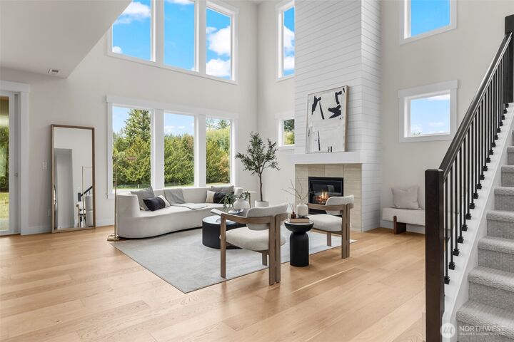Property Photo:  1624  Lockridge Loop E  WA 98022 