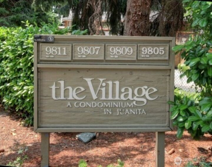 Property Photo: 9807 NE 124th Street 204 WA 98034