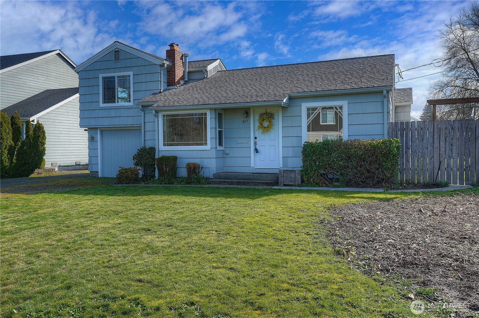 Property Photo:  407  18th Street SW  WA 98371 