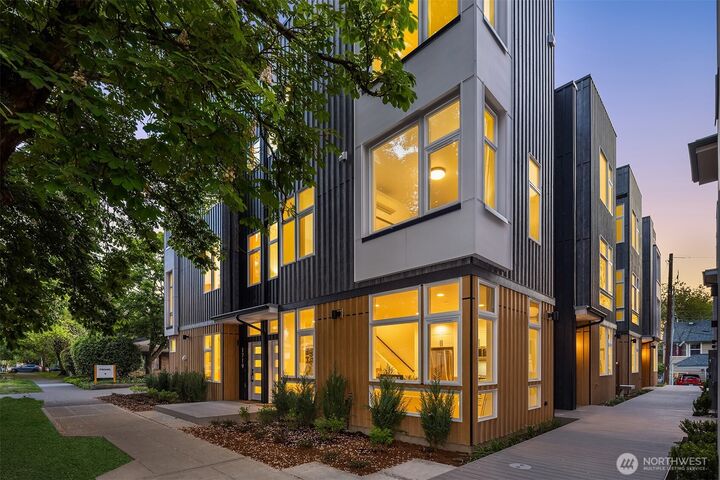 Property Photo: 1733 17th Avenue WA 98122