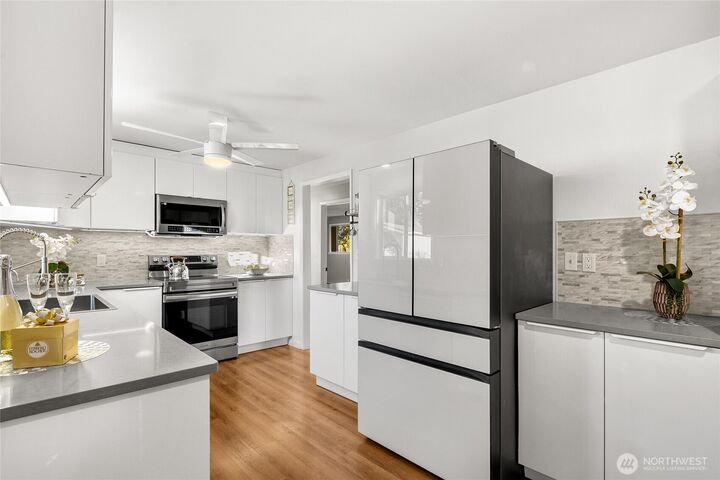 Property Photo:  4515 NE 17th Place  WA 98059 