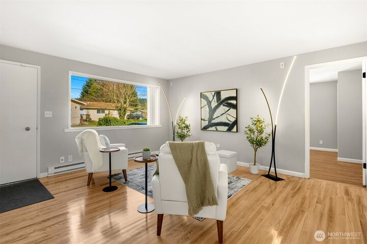 Property Photo: 4515 NE 17th Place WA 98059